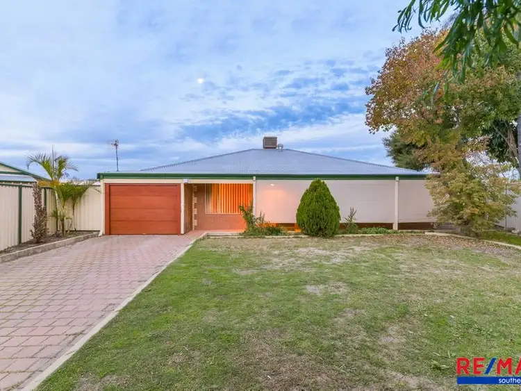 5 Skytown Place, Queens Park WA 6107