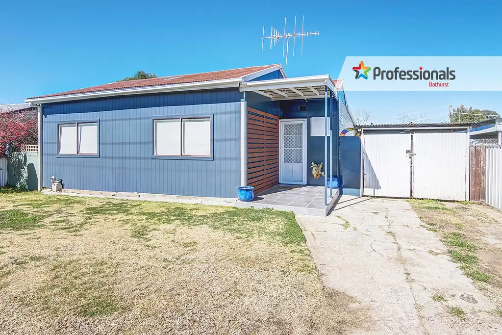 Main view of Homely house listing, 8 Moresby Way, West Bathurst NSW 2795