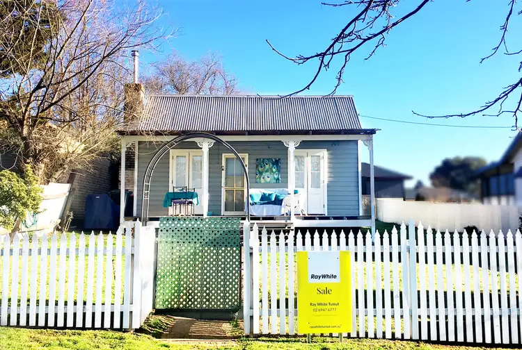 35 Sydney Street, Tumut NSW 2720