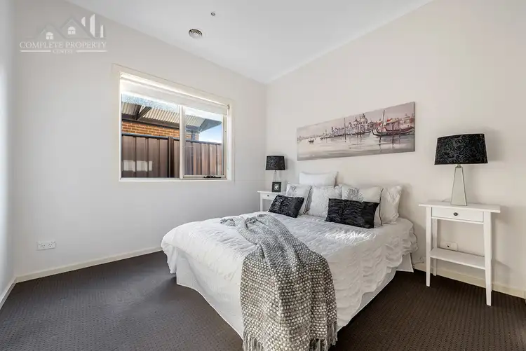 Sixth view of Homely house listing, 4 Stafford Link, Craigieburn VIC 3064
