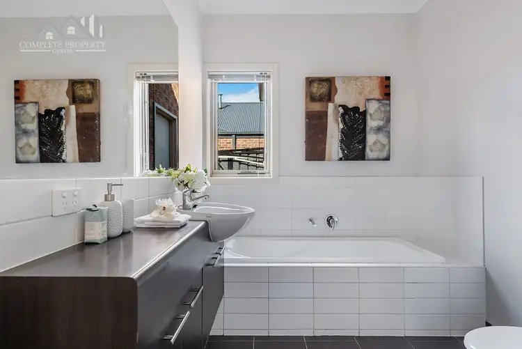 Seventh view of Homely house listing, 4 Stafford Link, Craigieburn VIC 3064