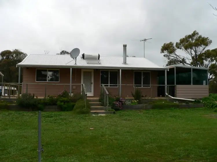 19 Quatermaine Road, Woodanilling WA 6316