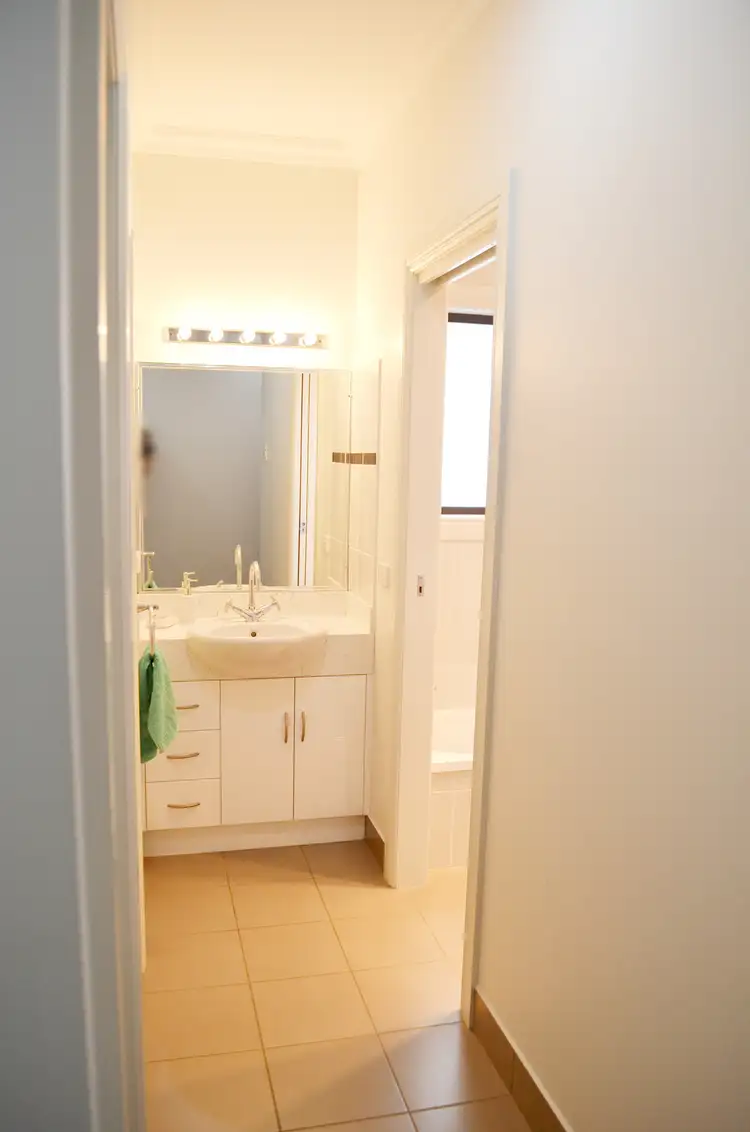 Sixth view of Homely unit listing, 1/52 Simpson Street, Tumut NSW 2720