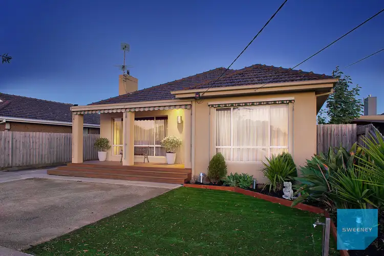 7 James Avenue, Seaholme VIC 3018