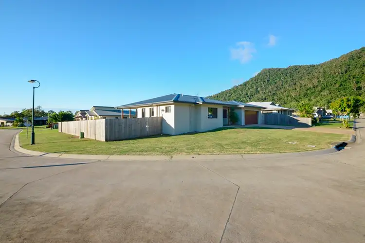 1 Endeavour Circuit, Cannonvale QLD 4802
