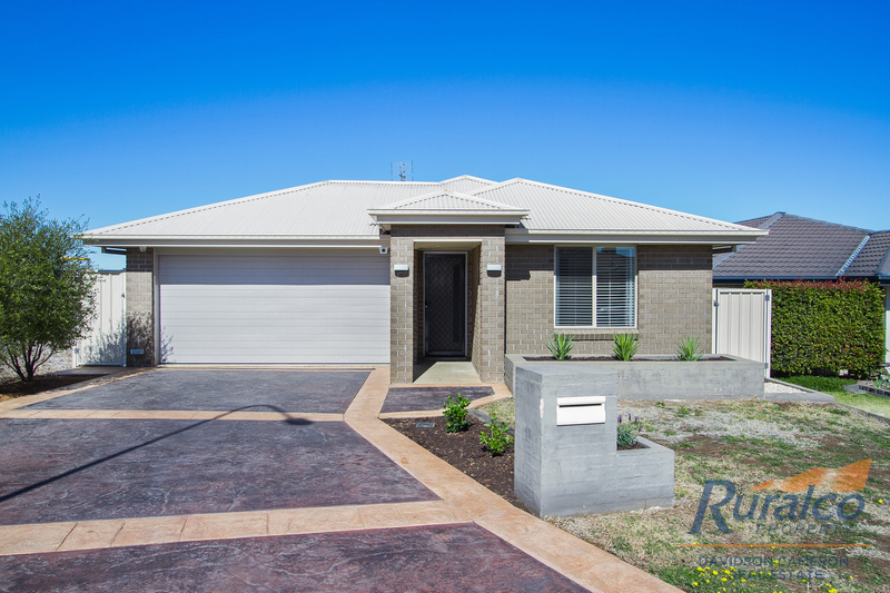 14 Karenvar Avenue, Tamworth NSW 2340