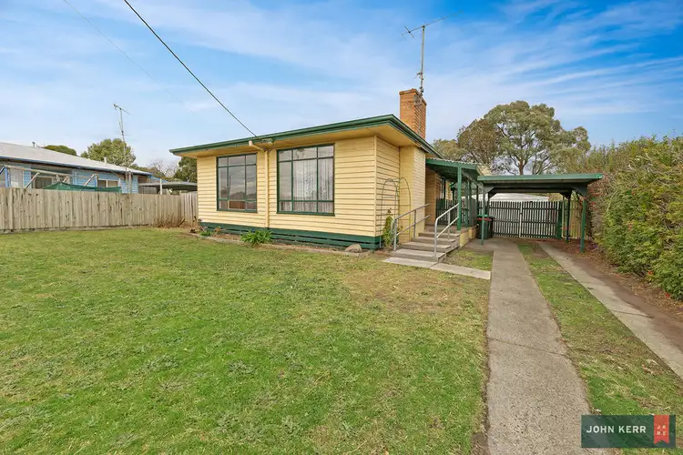 27 Hawker Street, Moe VIC 3825
