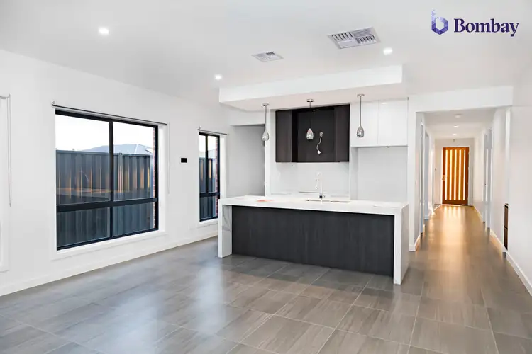 Fifth view of Homely house listing, 10 Fitzpatrick Circuit, Kalkallo VIC 3064
