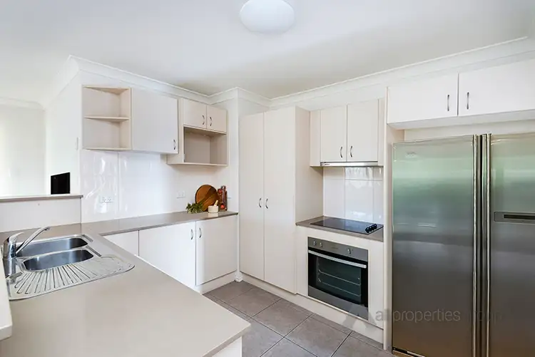 9 MARIGOLD AVENUE, Regents Park QLD 4118