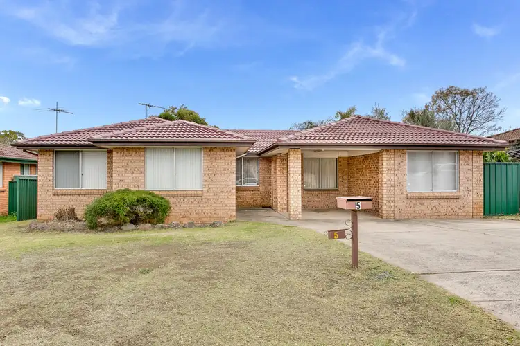 5 Scarus Place, Rosemeadow NSW 2560