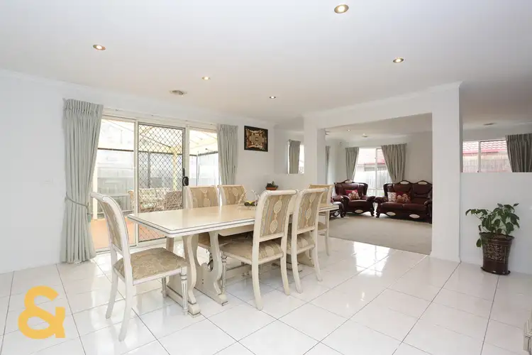 Sixth view of Homely house listing, 2 Murphy Place, Roxburgh Park VIC 3064