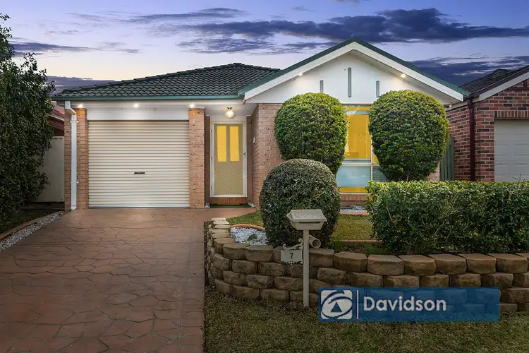 7 Namoi Court, Wattle Grove NSW 2173