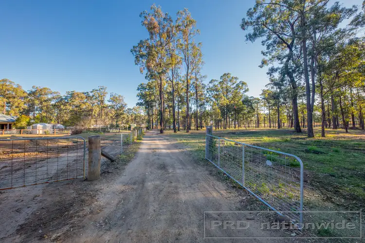 13 Green Lane, Lovedale NSW 2325