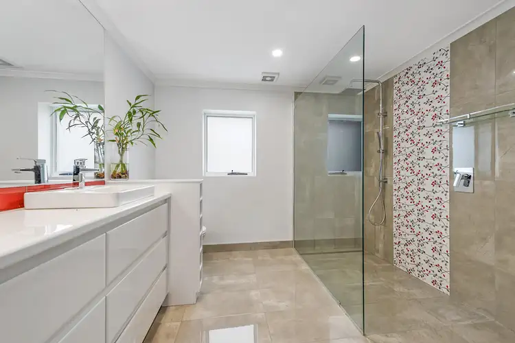 Sixth view of Homely house listing, 2 Birkdale Court, Devonport TAS 7310