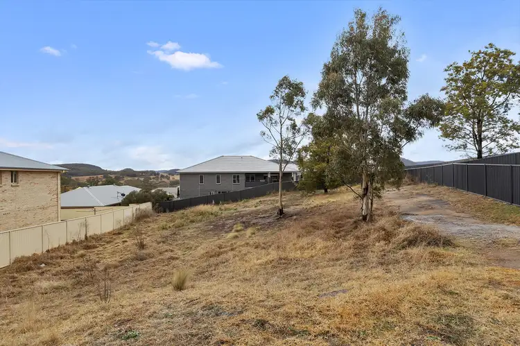 2 Shawcross Cl, Lithgow NSW 2790