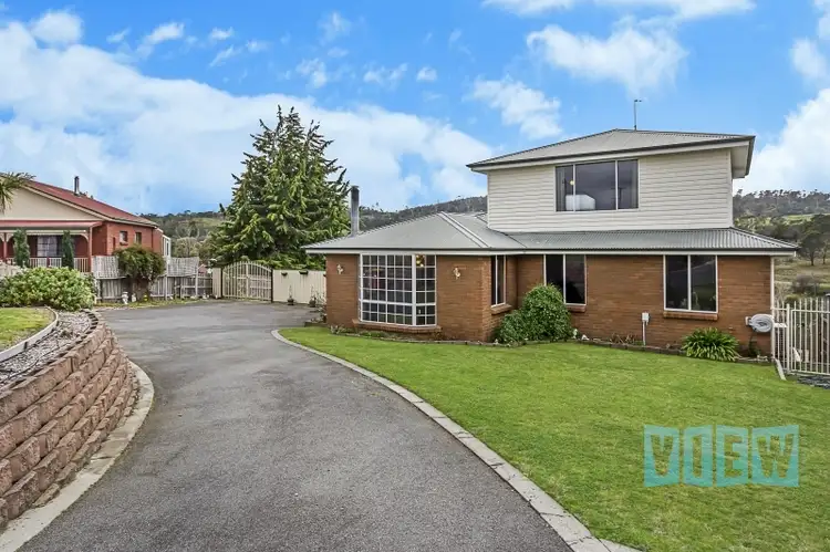 62 Crandon Crescent