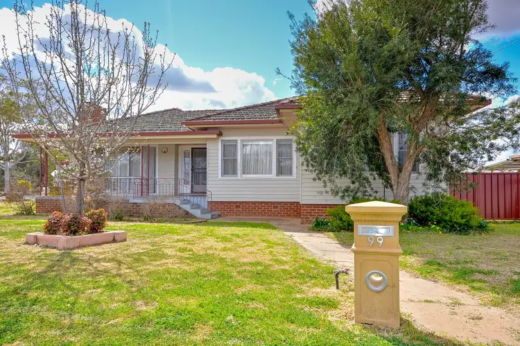 99 Maiden Avenue, Leeton NSW 2705