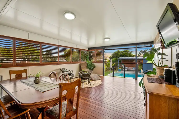 77 King Street, Woody Point QLD 4019