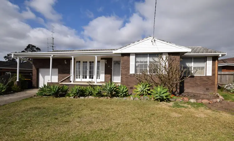 4 Tarraba Crescent, Nowra NSW 2541