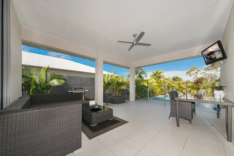 7 Beach Oak Drive, Mount Low QLD 4818
