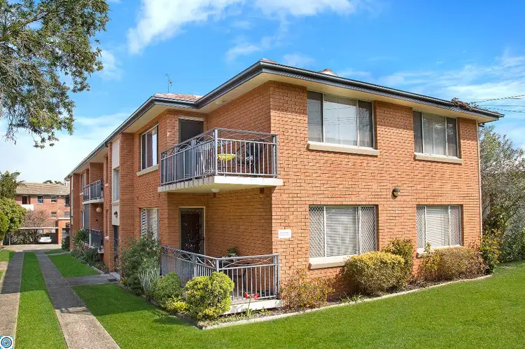 Main view of Homely unit listing, 4/9 Campbell Street, Wollongong NSW 2500