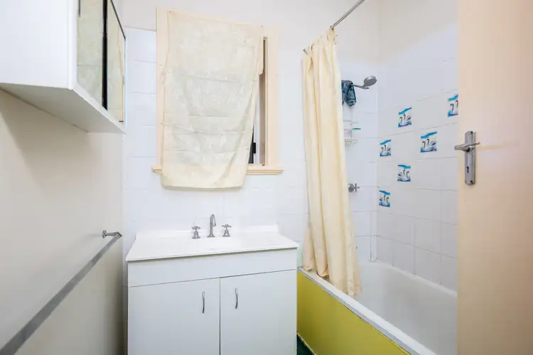 Fifth view of Homely house listing, 2 Howard Street, Mount Gambier SA 5290