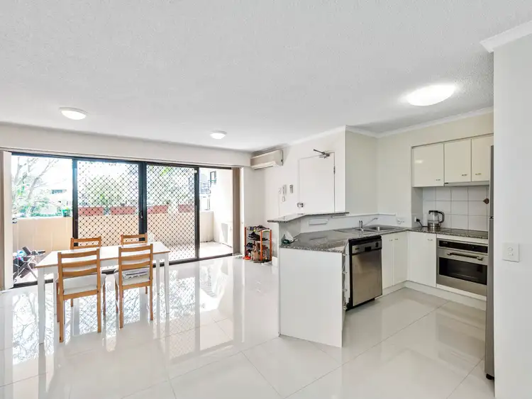 15/55 HARRIES RD, Coorparoo QLD 4151