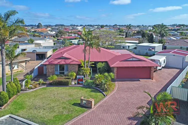 32 Granada Crescent, Orana WA 6330