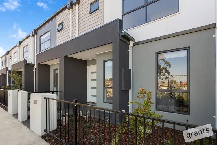 9 Carroll Walk, Pakenham VIC 3810