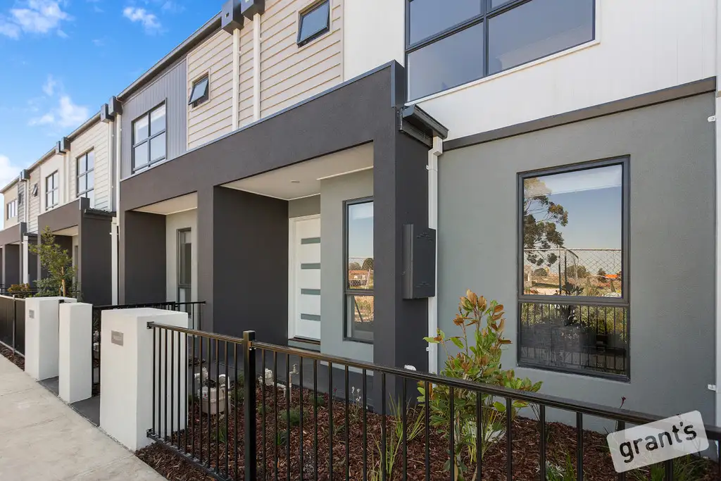 Main view of Homely townhouse listing, 9 Carroll Walk, Pakenham VIC 3810