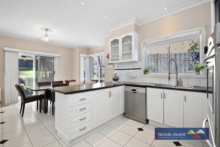 Fifth view of Homely house listing, 5 ERICA CLOSE, Endeavour Hills VIC 3802