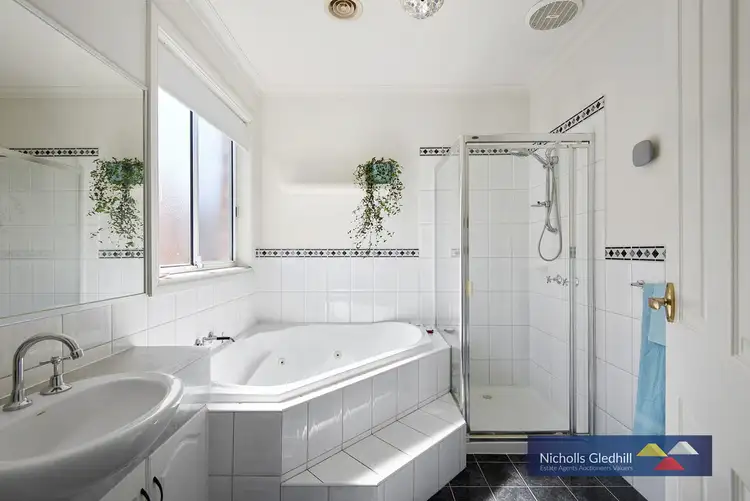 Sixth view of Homely house listing, 5 ERICA CLOSE, Endeavour Hills VIC 3802