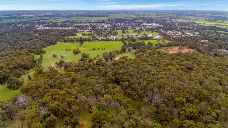 136 Elliott St, Waroona WA 6215