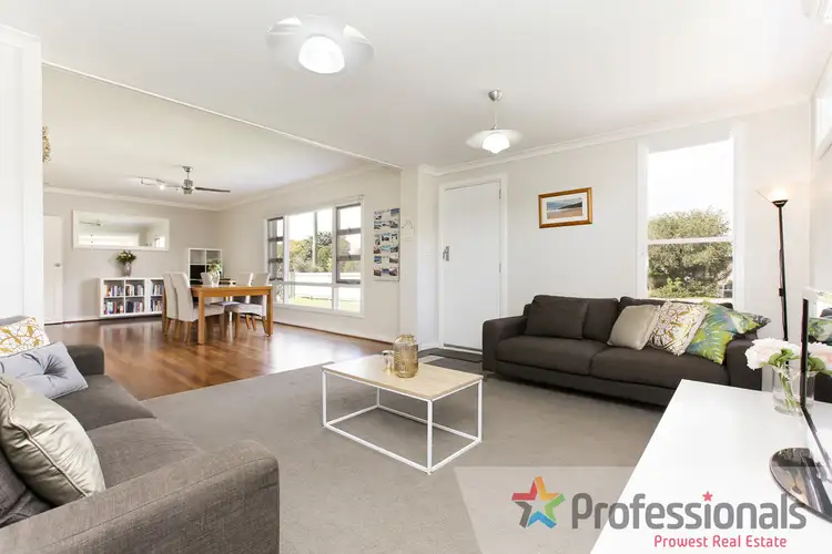 12 Ridgewood Way, Ferndale WA 6148