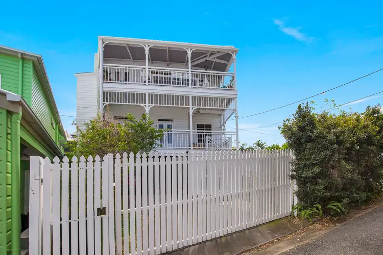 25 York Parade, Spring Hill QLD 4000