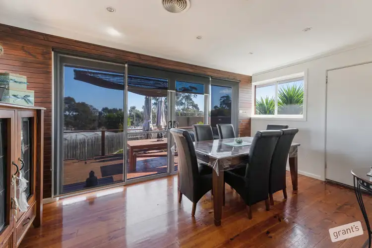 Fifth view of Homely house listing, 2 Lindsay Street, Drouin VIC 3818