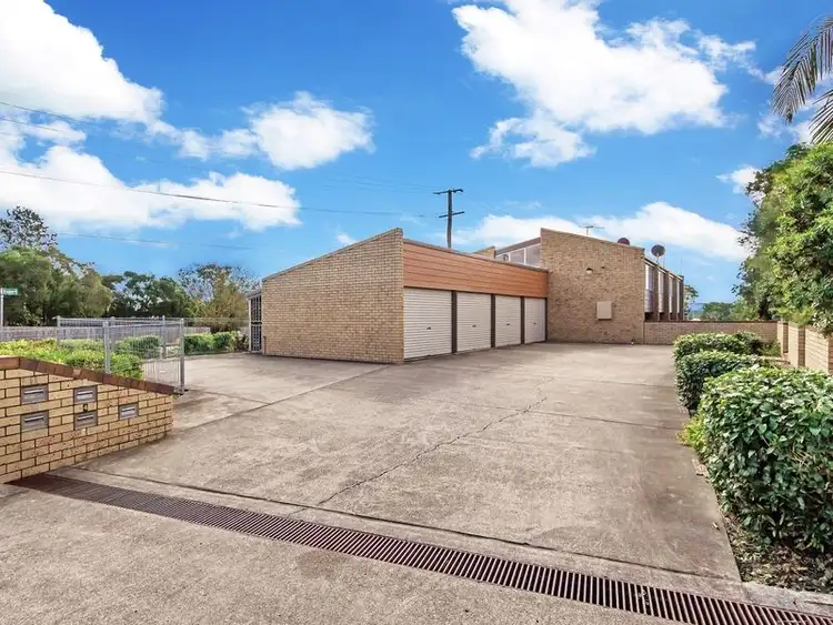 18 Railway Street, Booval QLD 4304