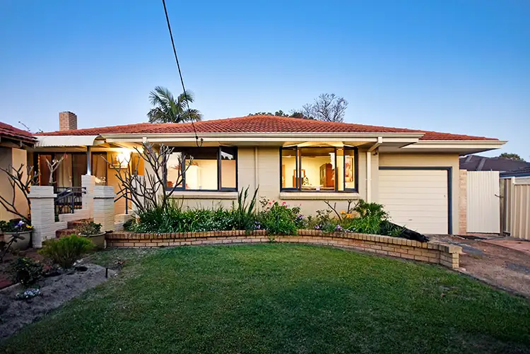 27 Hollett Road, Morley WA 6062