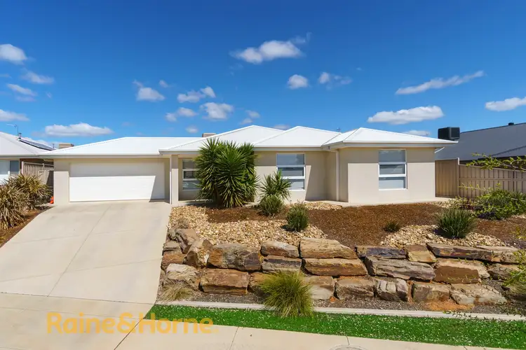 15 Watson Boulevarde, Lloyd NSW 2650