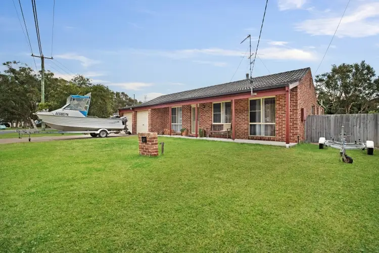 10 Cambridge Avenue, Lemon Tree Passage NSW 2319