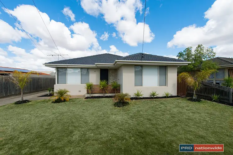 4 Hudson Place, Melton VIC 3337