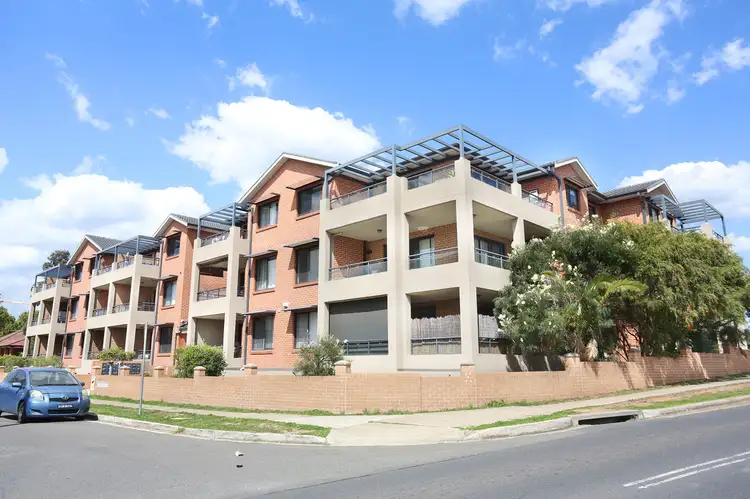 1/10-12 Wingello St, Guildford NSW 2161