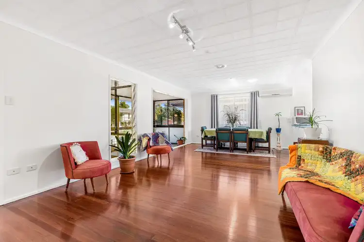 10 Bettina St