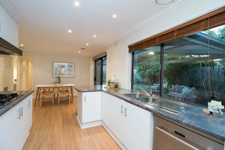 Fifth view of Homely house listing, 7 Oakhurst Court, Frankston VIC 3199
