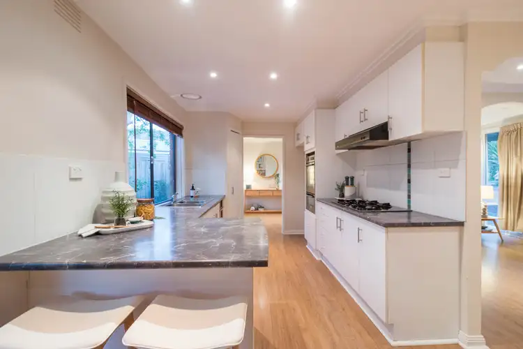 Sixth view of Homely house listing, 7 Oakhurst Court, Frankston VIC 3199