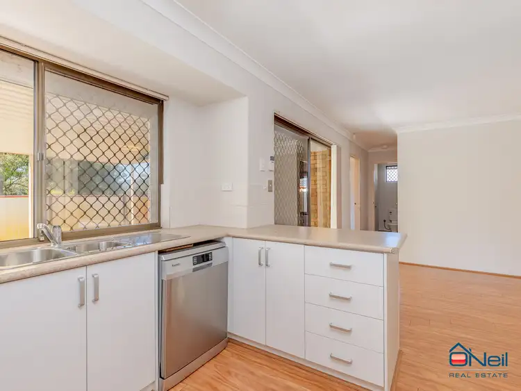Seventh view of Homely house listing, 35 Guinivere Way, Camillo WA 6111