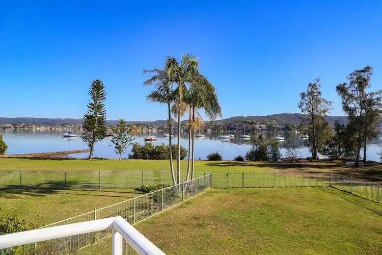 13 Bayside Drive, Green Point NSW 2251