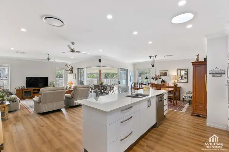8 Oceanfront Court, Urangan QLD 4655