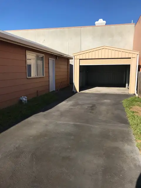 2/5 Station Lane