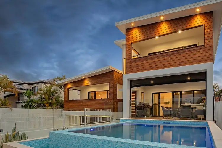 31 Edinburgh Road, Benowa Waters QLD 4217